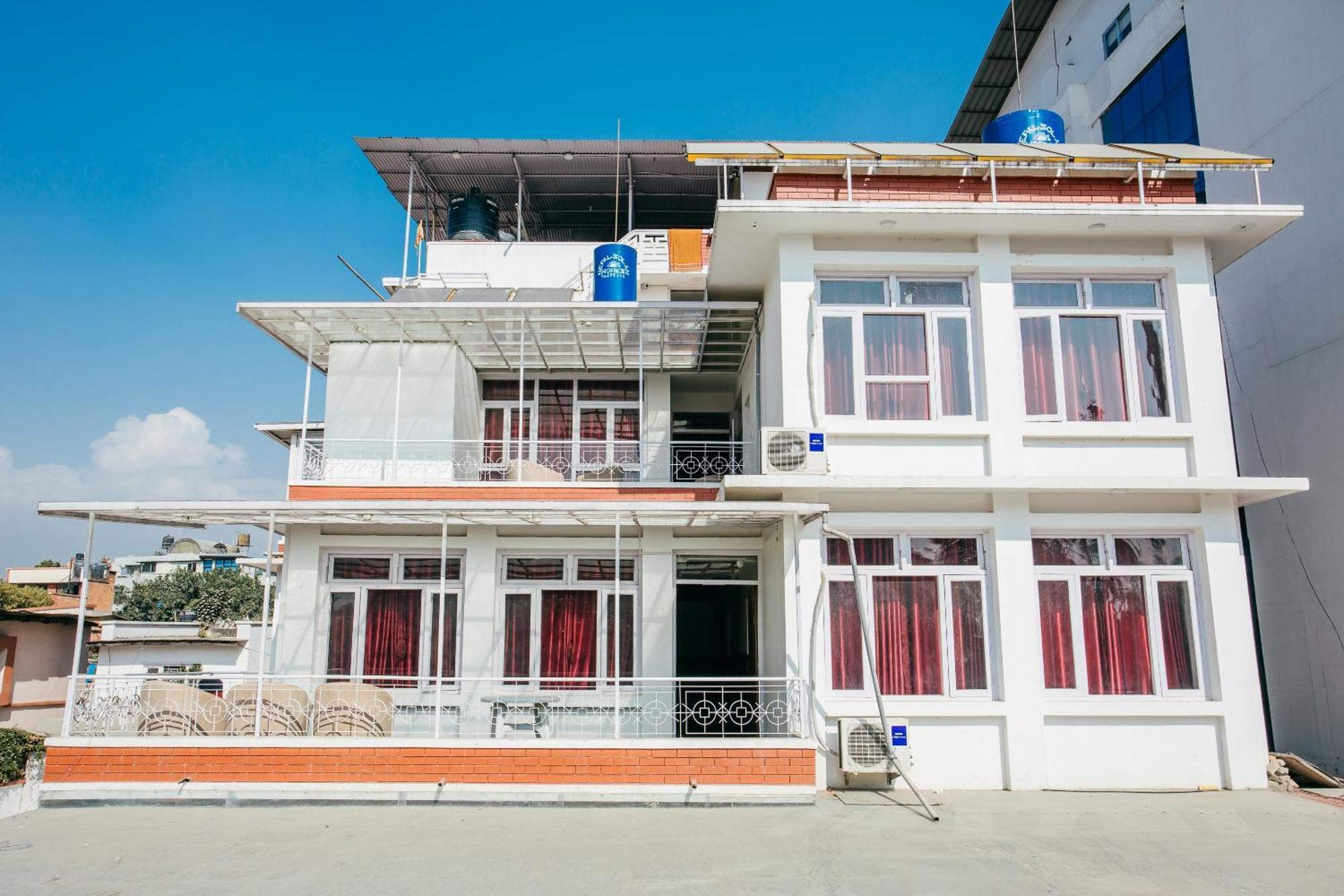 Oyo 11474 Gangaur Regency Boutique Hotel Kathmandu Ngoại thất bức ảnh